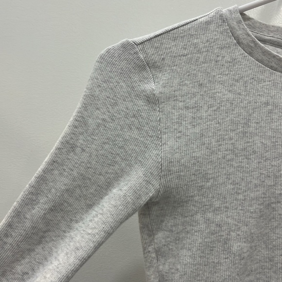 Aritzia | TNA Homestretch Crew Waist Longsleeve - Picture 4 of 5
